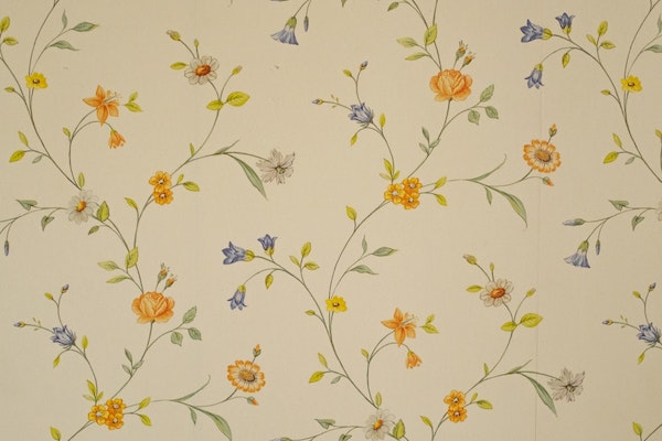 Look for Orange-Accented Wallpaper